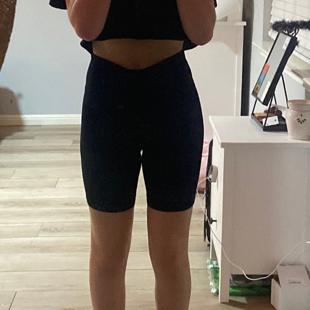 Aritzia cotton biker shorts, TNA brand. Worn 2x